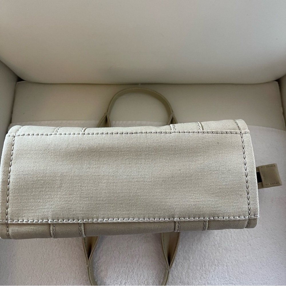 NEW Marc Jacobs Canvas Small Tote Bag - Picture 9 of 12